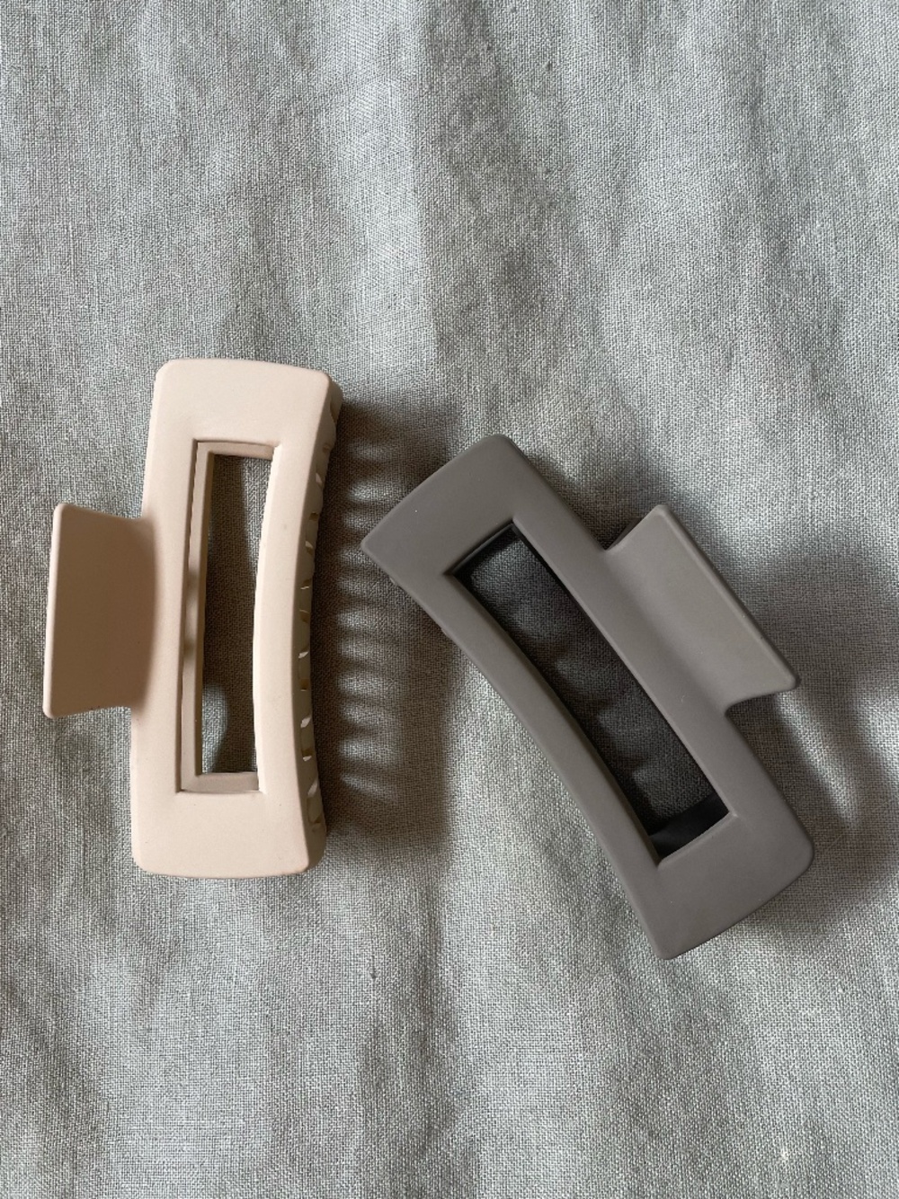 Set of 2 Rectangle Claw Clips - Cream and Olive - NWOT
